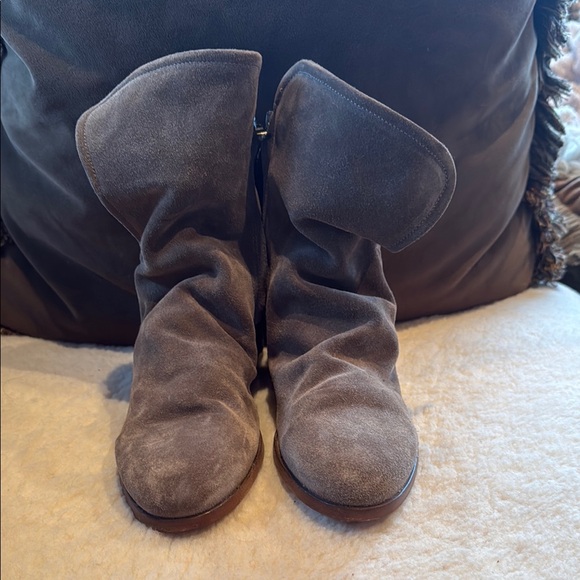 Sundance Shoes - Like new Sundance Italian Suede zip up Slouch Boots with wooden heel and sole